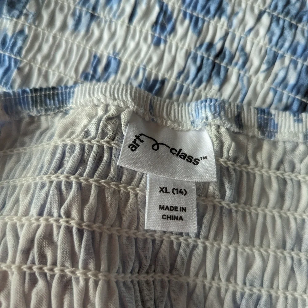 NWT Art Class Girls Light Blue/ White Floral Top XL